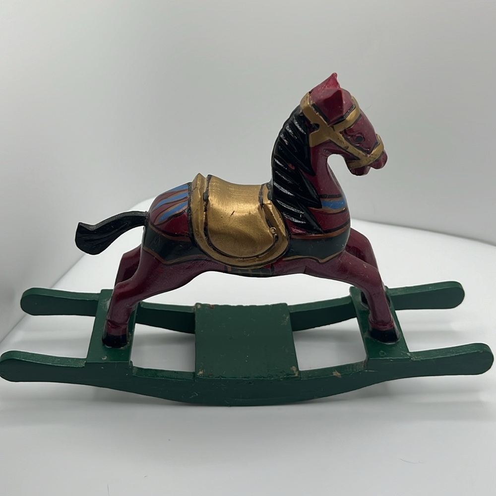 Set of 4 vintage hand made wooden horses - Picture 6 of 14